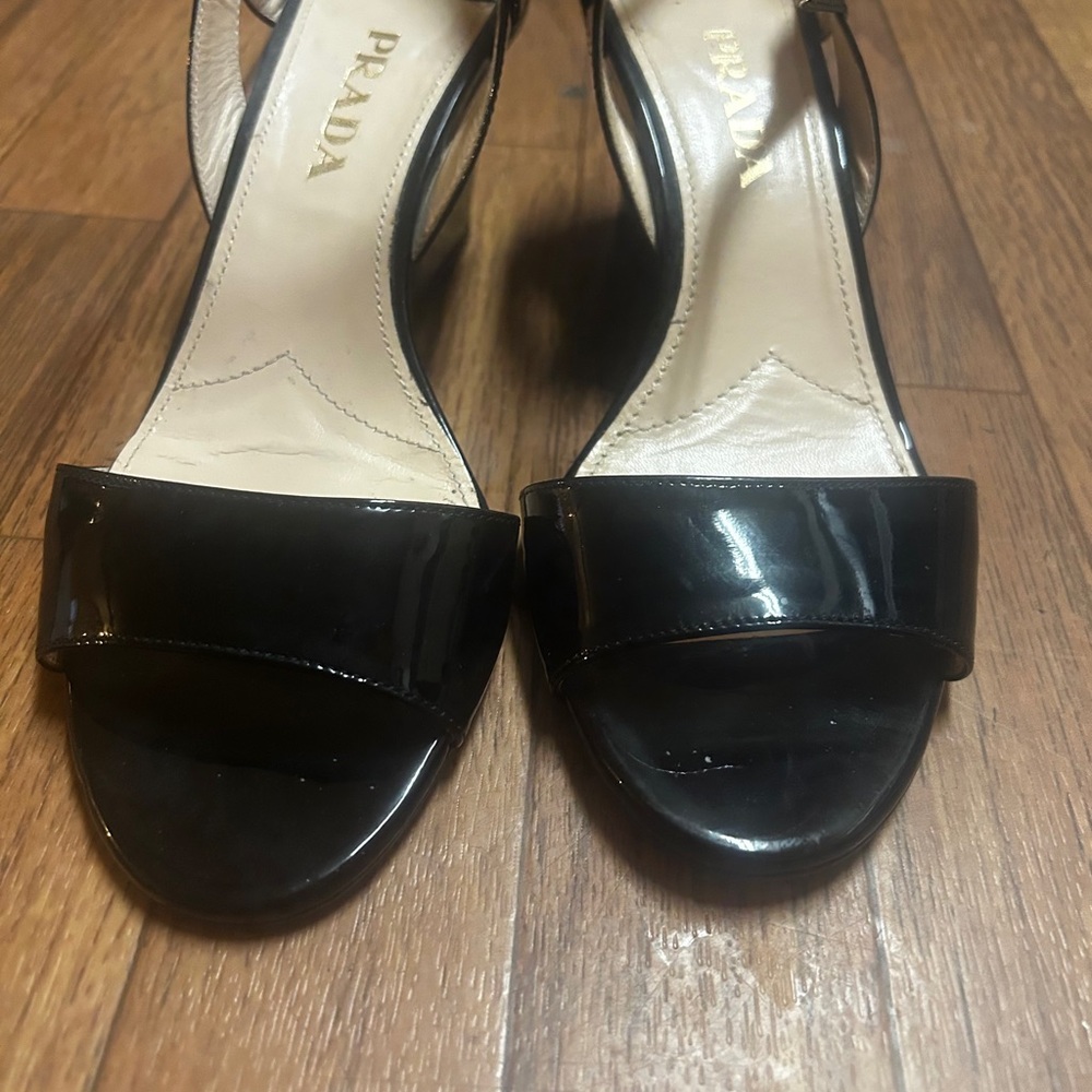 Prada Black Heels Elegant Minimalist Design - Picture 2 of 14